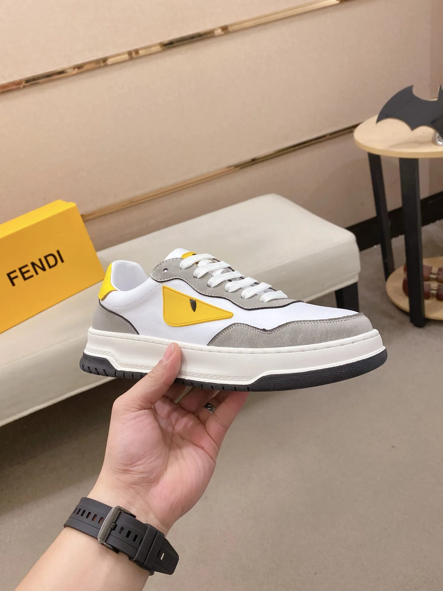Factory price 380💰 (fendi) New style 👊🏻 upper 🇮🇹 imported cowhide fabric 🇩🇪 lining imported sheepskin lining. The original outsole is molded to highlight the identity of every man, and the upper foot is elegant and stable🚶🏻🚶🏻The high-end custom counters reproduce the original version📯No matter the wind or rain, the shoe last remains unchanged and can withstand the verification of time🔍️,🔵 Size: 38-44